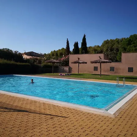 Avec Piscine Et Tennis アパート サン・シプリアン